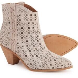 Frye & Co White Maley Perforated Ankle Bootie 7.5 Suede Western Boho Hippy